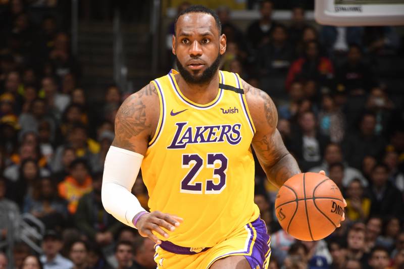 Lebron James Sued $150,000 For Posting His Own Picture on Facebook