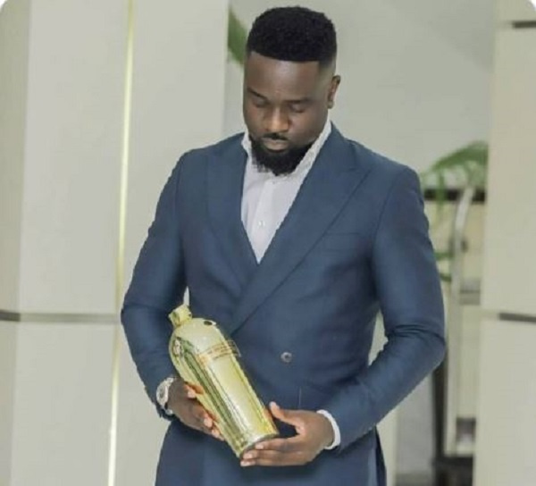 I used to think I was a hard guy until Dr. UN gave me an empty bottle as an award - Sarkodie