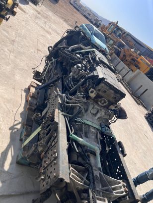 يتوفر جميع انواع المحركات المعدات الثقيله