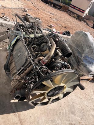 يتوفر جميع انواع المحركات المعدات الثقيله