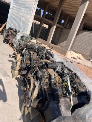 يتوفر جميع انواع المحركات المعدات الثقيله