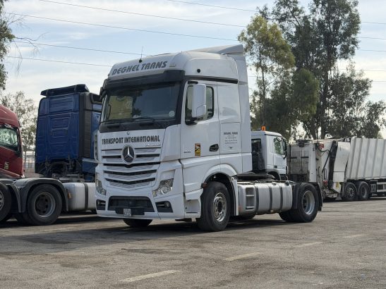 مرسيدس أكتروس