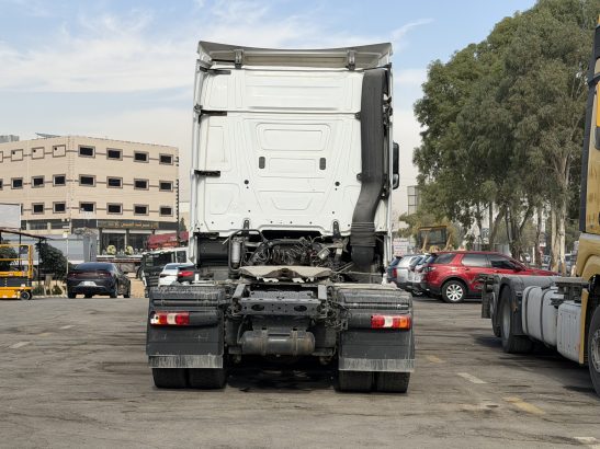 مرسيدس أكتروس